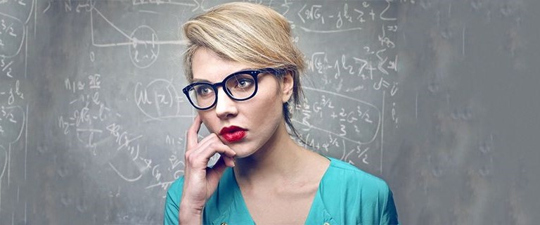 Gözlüklü insanlar daha zeki olabilir! (Bilimsel araştırma)