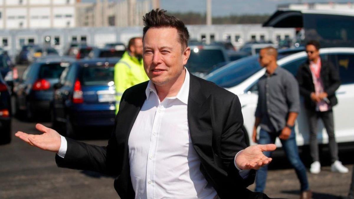 Elon Musk: Tesla’yı üç yıl önce Apple’a satmak istedim, Tim Cook ilgilenmedi