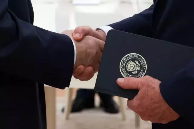 Trump'ın verdiği sürenin dolmasına iki gün kala Putin ile kritik görüşme