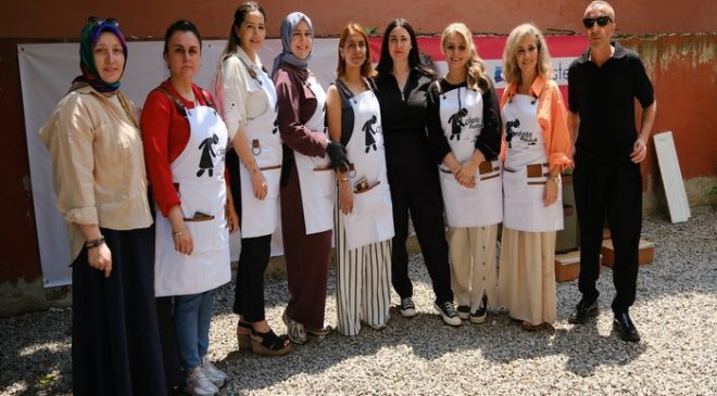 “Çöpte Bulduk” Gönüllülerine Yasemin Sakallıoğlu ve 7 Dönüşüm Uzmanı Kadın Destek Verdi