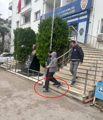 5 yaşındaki oğlunu ölüme böyle götürdü! O yoldan sırılsıklam ve yalınayak döndü 5 yaşındaki oğlunu ölüme böyle götürdü! O yoldan sırılsıklam ve yalınayak döndü