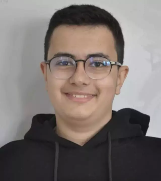 Evlat acısından vefat eden kızının kaybına kalbi dayanmadı