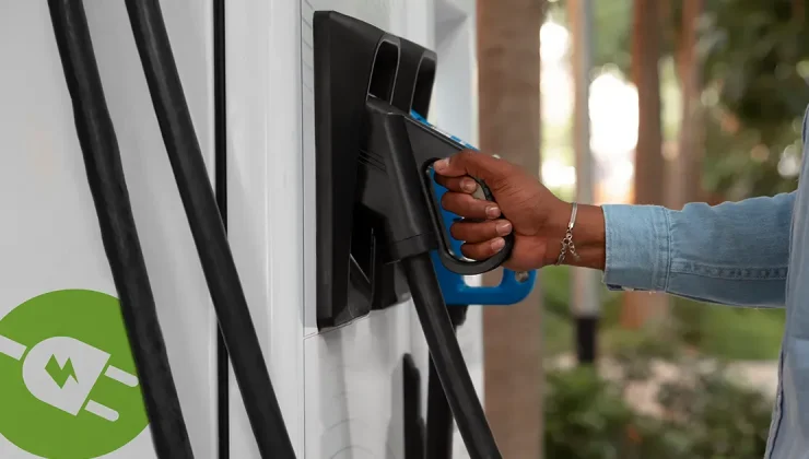 Elektrikli Araç Şarjı Geleneksel Yakıt Alışkanlıklarını Nasıl Değiştirir?
